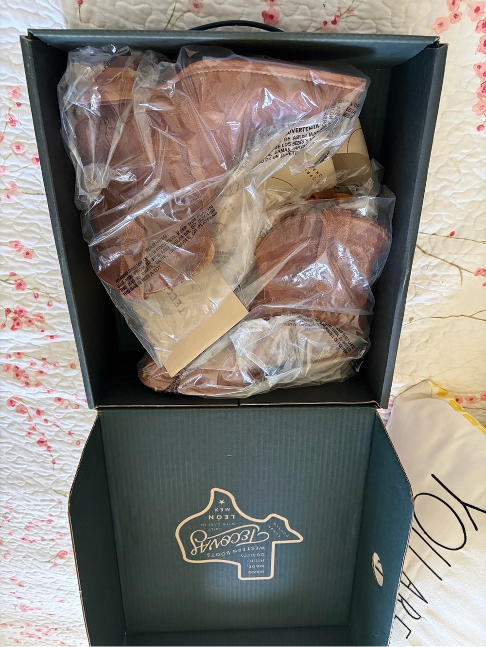 Tecovas Women's Brown Leather Ankle Booties - Picture 2 of 4